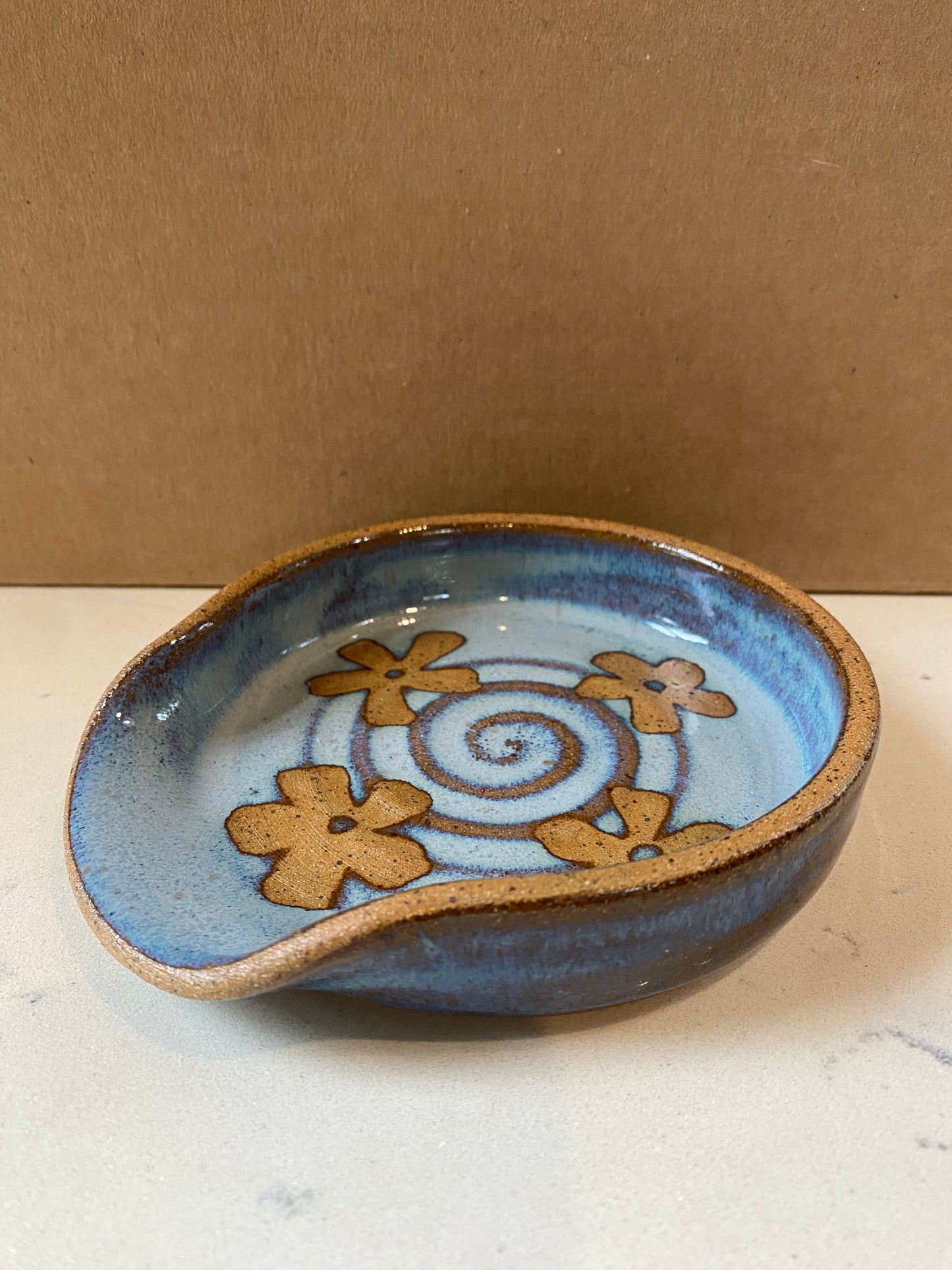 Flower spoon rest